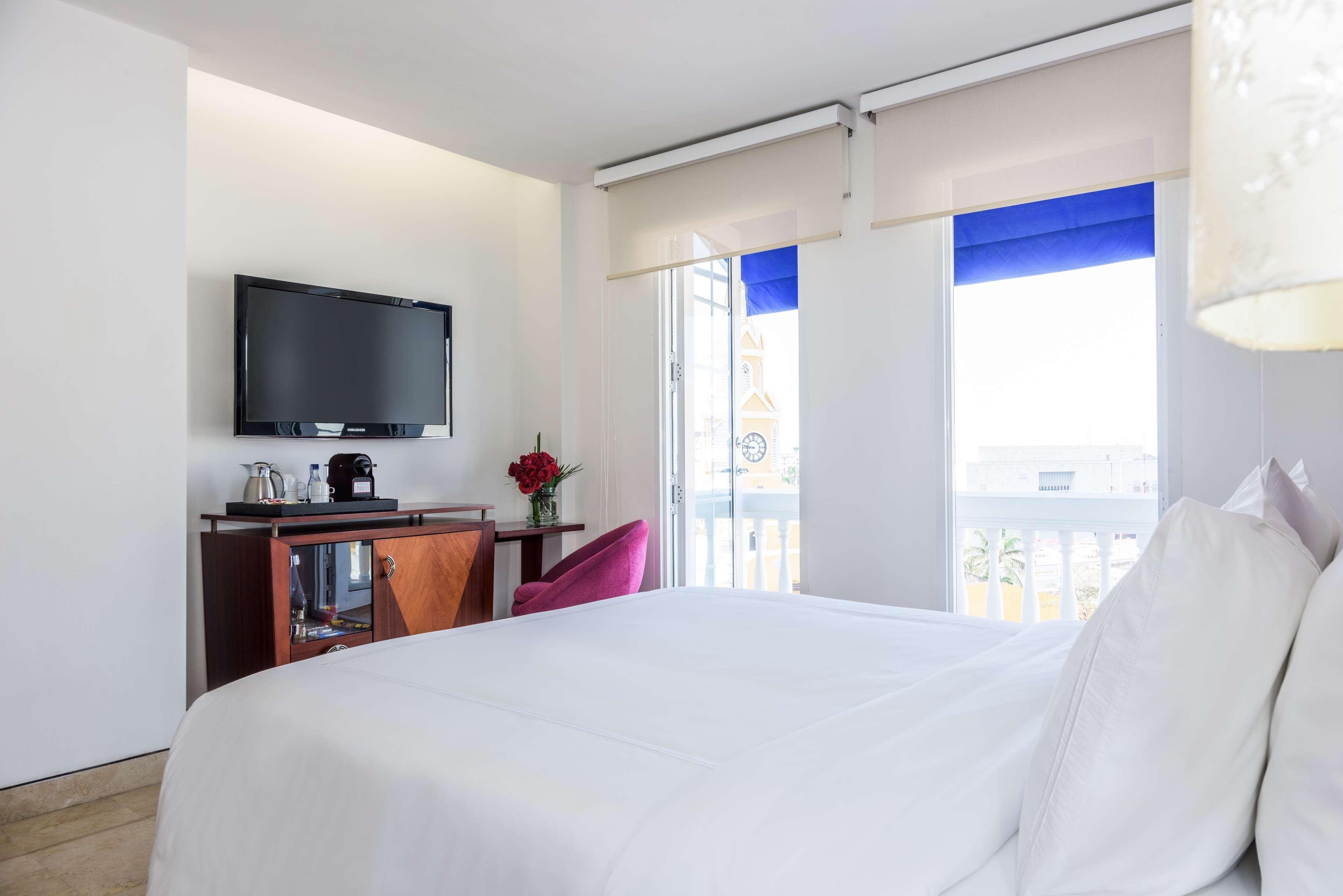 Hotel Nh Royal Urban Cartagena Esterno foto