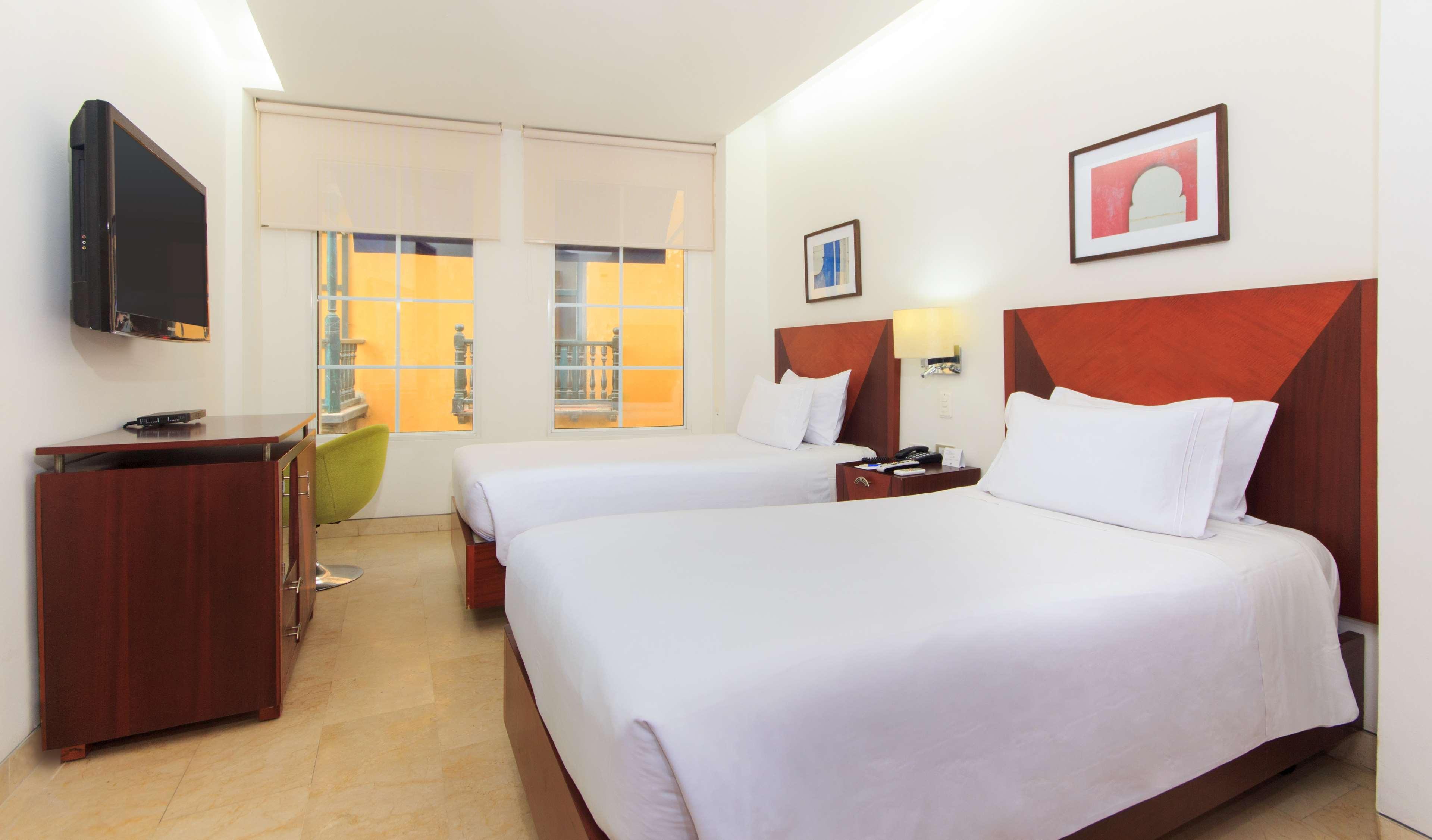 Hotel Nh Royal Urban Cartagena Esterno foto