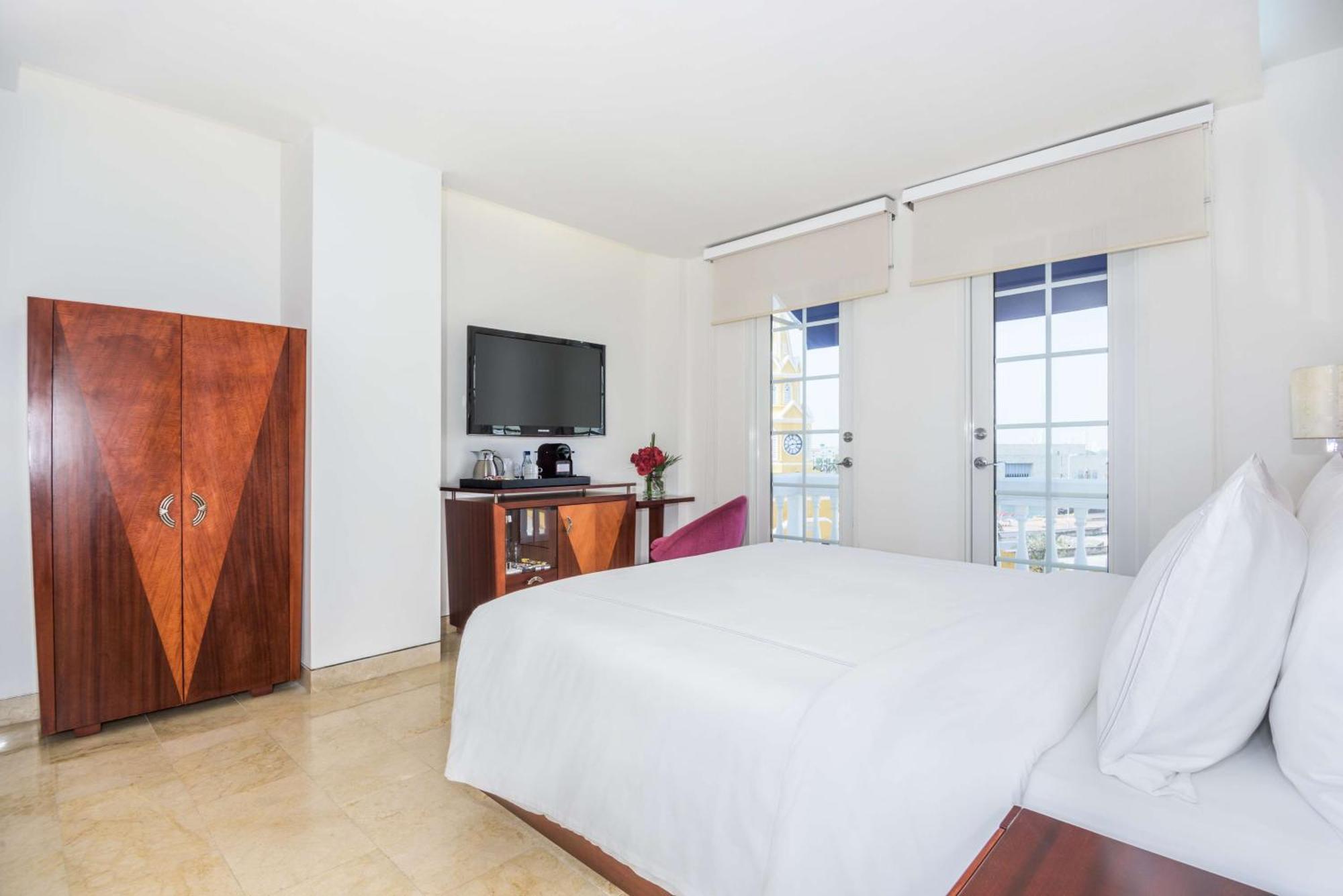 Hotel Nh Royal Urban Cartagena Esterno foto
