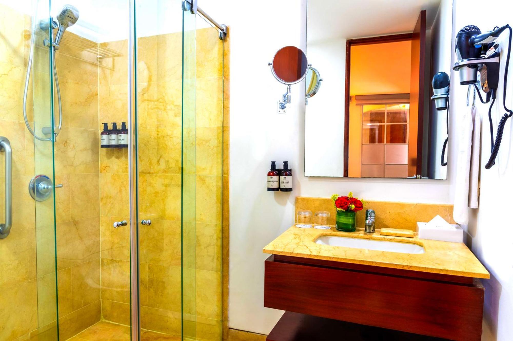 Hotel Nh Royal Urban Cartagena Esterno foto