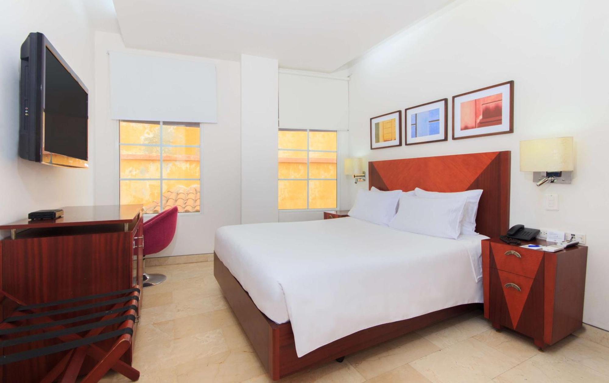 Hotel Nh Royal Urban Cartagena Esterno foto